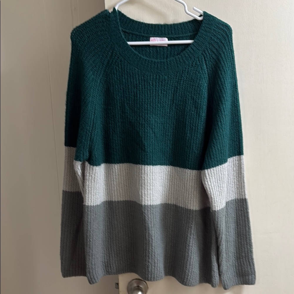 Pink Lily Colorblock Sweater in Green, Cream, and Gray